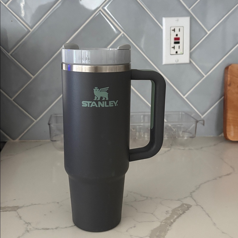 Stanley Matte Grey 30 oz